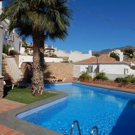 別荘 ,nerja, Seaview, Pool, 3 Bedrooms, Huge Terrace And Garden