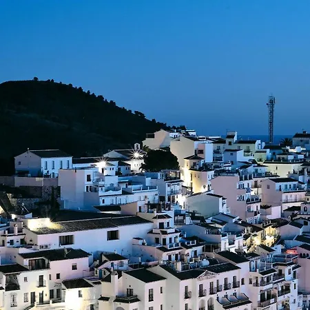 펜션 ,nerja, Seaview, Pool, 3 Bedrooms, Huge Terrace And Garden 네르하